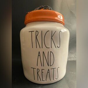 NEW Rae Dunn TRICKS AND TREATS Halloween Cookie Jar Dog Cat 🎃